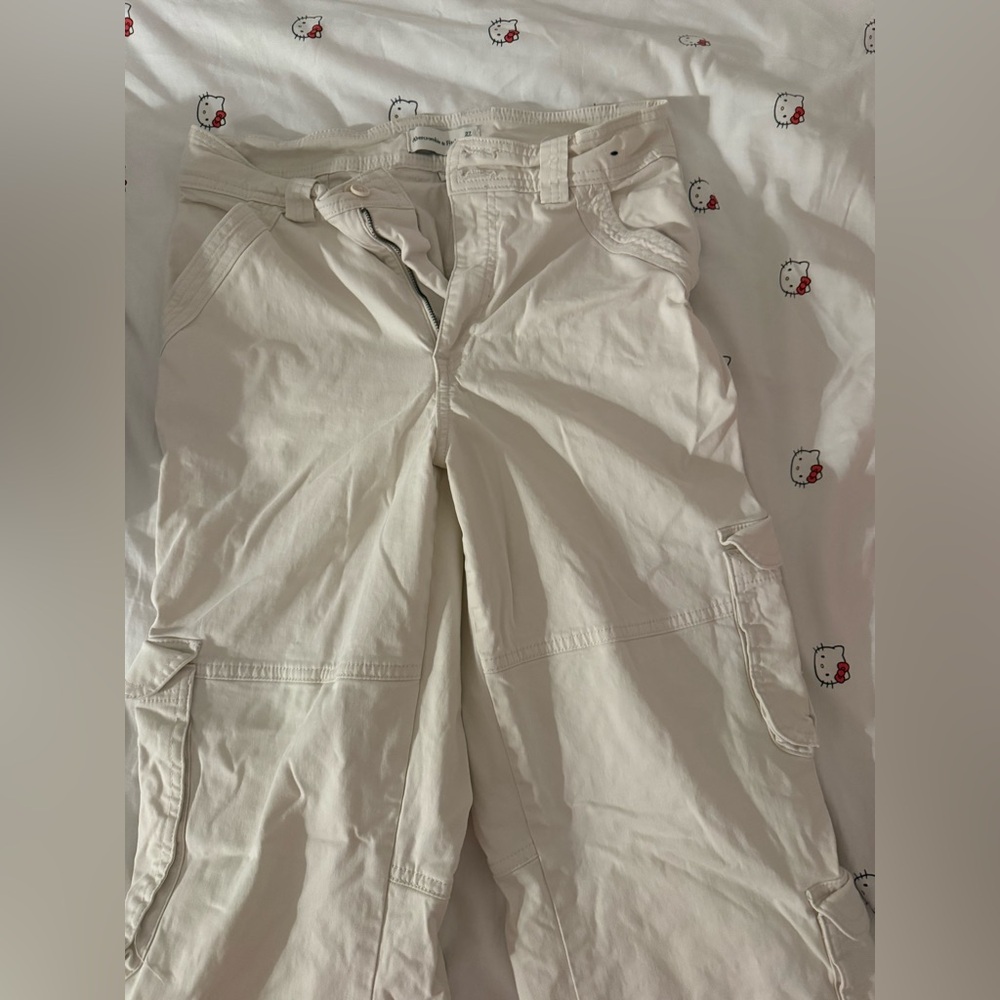 Abercrombie & Fitch Beige Cargos - Picture 3 of 6